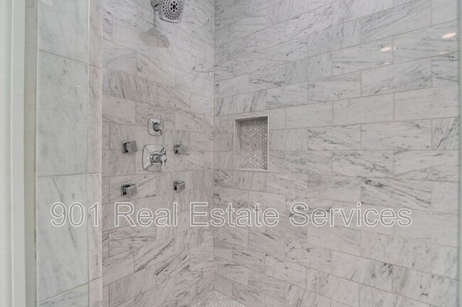 Building Photo - 3181 Cheval Dr