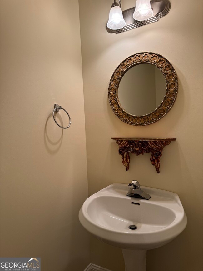 Building Photo - 135 Logmont Trace