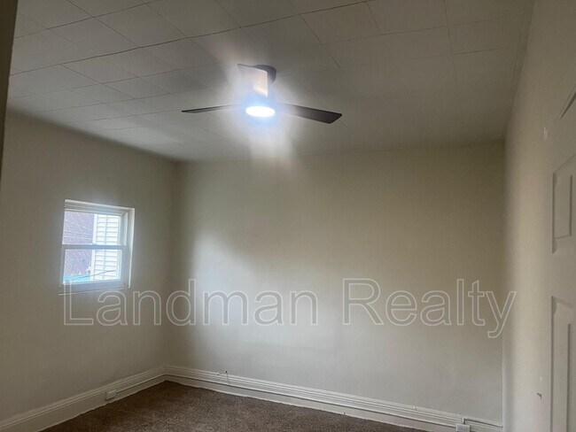 Building Photo - 2917 Shadeland Ave