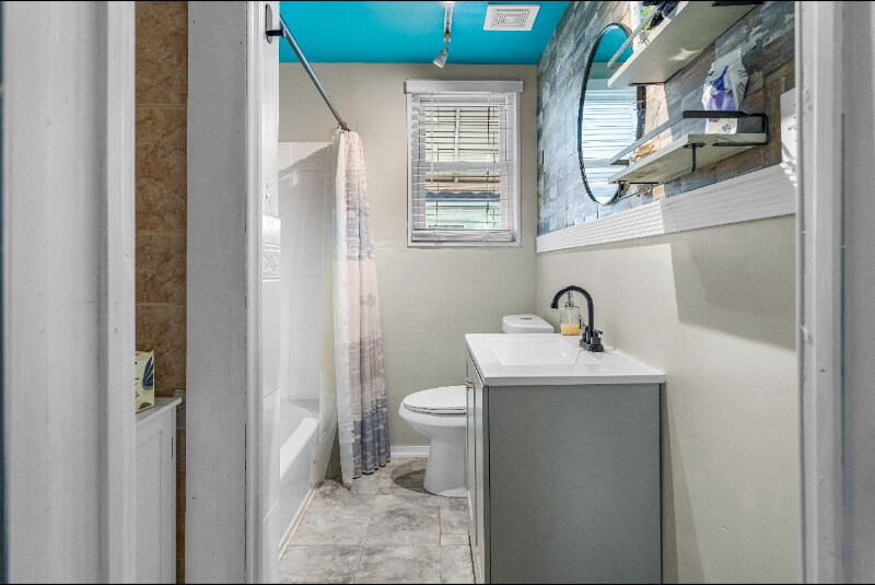 Building Photo - 505 Bayside Dr