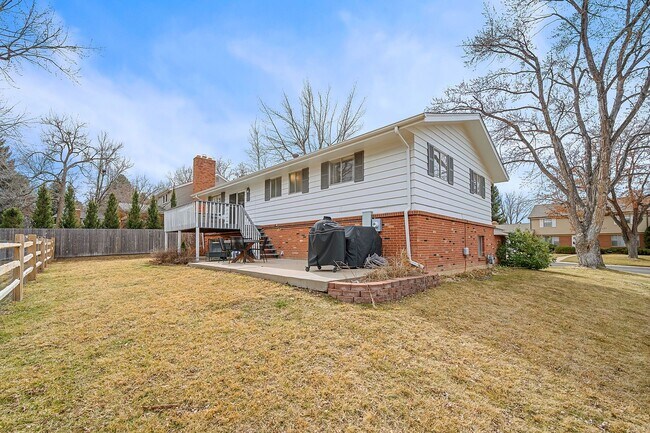 Building Photo - Mostly Updated 5BD, 3BA Littleton Home with 2-Car Garage