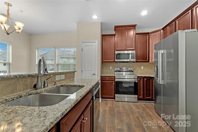 Building Photo - 1818 Fleetwood Dr