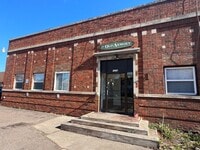 Building Photo - 1 Bedroom Apartment AVAILABLE JUNE!!!