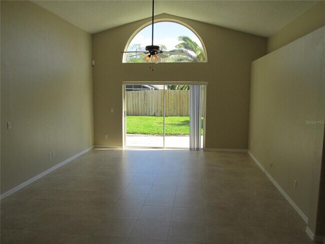 Building Photo - 1524 Maximilian Dr