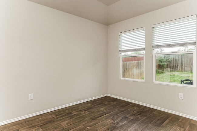 Building Photo - Spacious 3-Bedroom in Affordable Austin Community