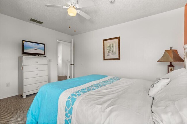 Building Photo - 2703 Chatham Cir