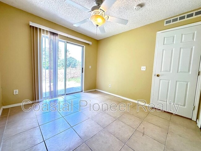 Building Photo - 10248 Cody Ln