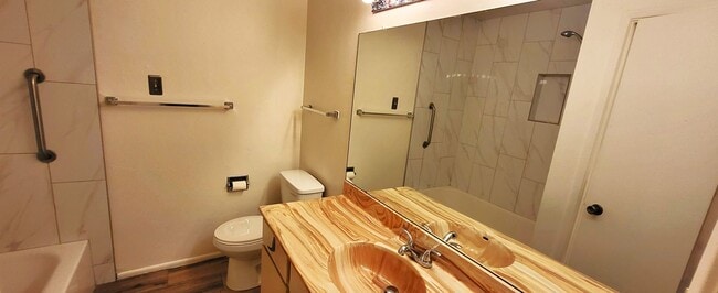 Building Photo - LOVELY CENTRAL PHOENIX TOWNHOME READY TO RENT!!!