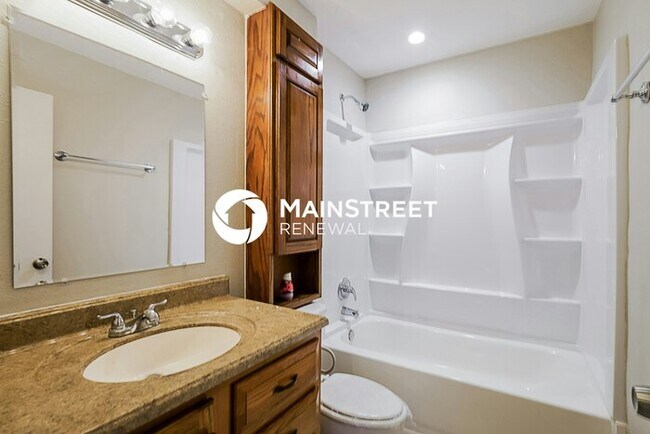 Building Photo - 4 Bedroom Pet-Friendly Home in St. Cloud, FL with Main Street Renewal