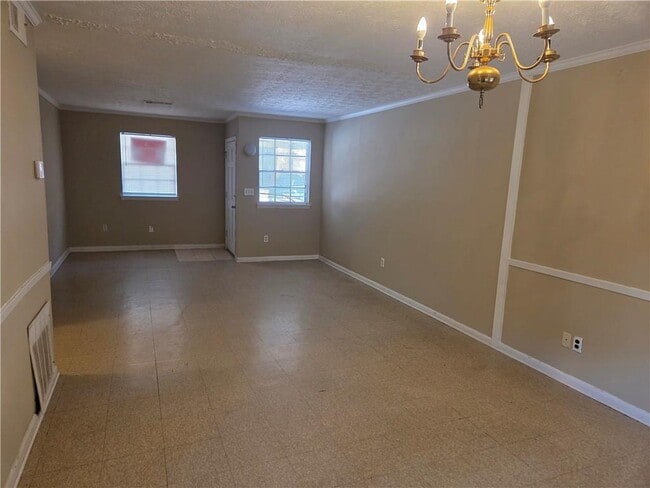 Building Photo - 897 6 Oaks Cir