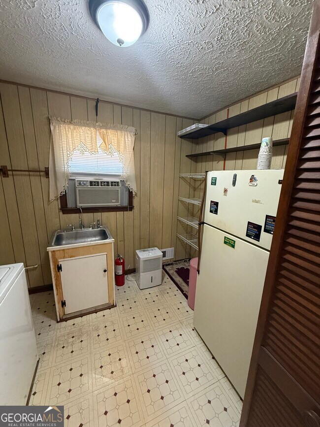 Building Photo - 110 Otelia Ln