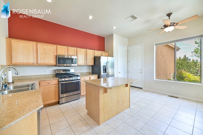 Building Photo - 6747 E Kilkenny Pl