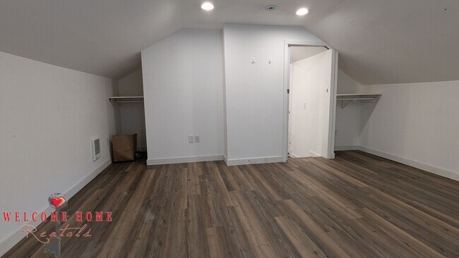 Building Photo - 4 bedroom home with air conditioning - Great location!!!  HUGE basement for your man cave or she ...