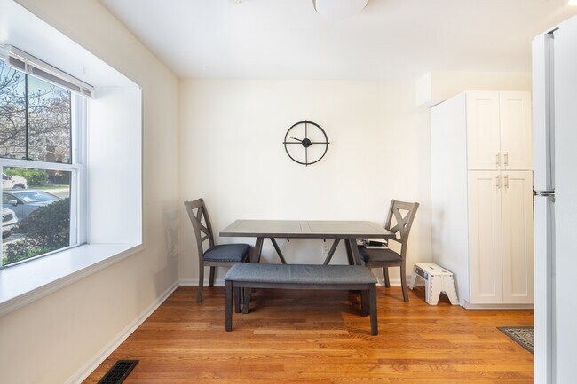 Building Photo - 10238 Arizona Cir