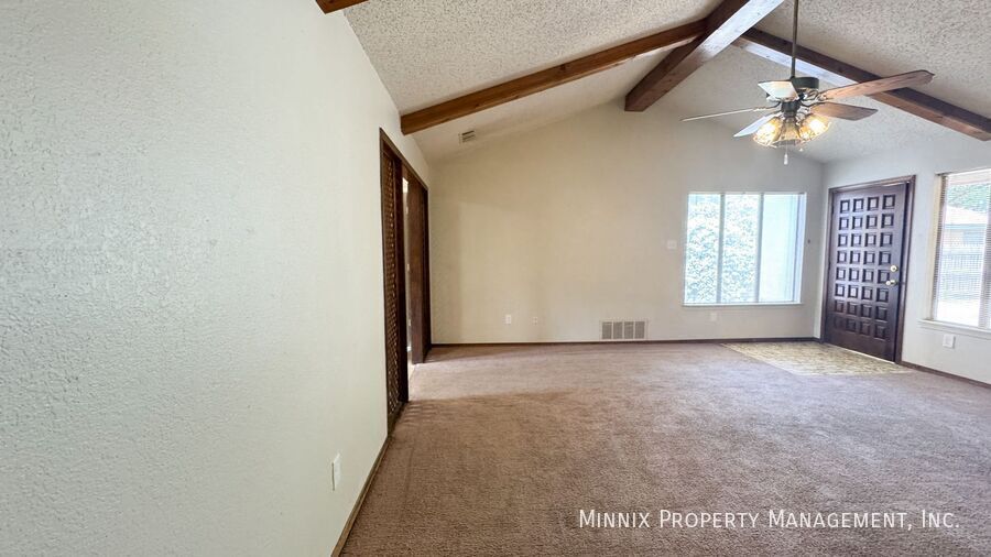 Building Photo - 4427 75th Dr