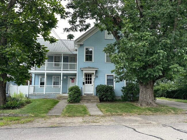 Building Photo - 32 Draper Ave