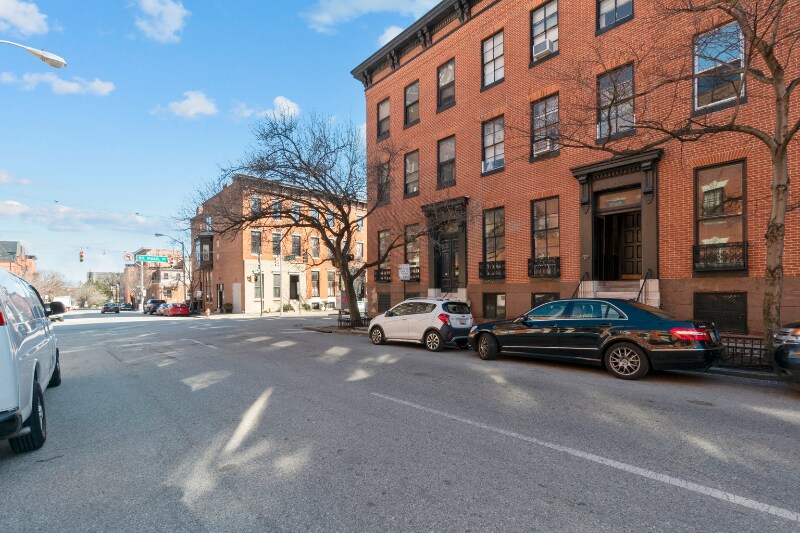 Building Photo - 23 E Eager St