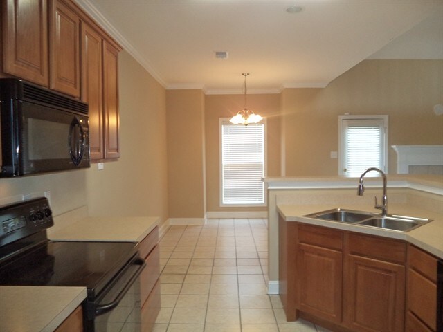 Building Photo - 7120 Presidential Ln