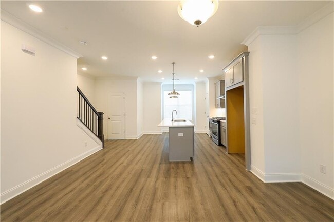 Building Photo - 4535 Sims Pk Overlook