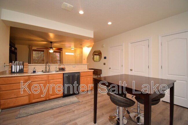 Building Photo - 10533 S Oquirrh Lk Rd