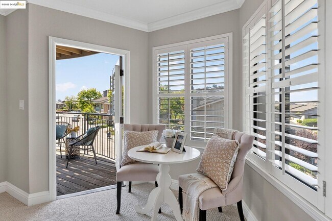 Building Photo - Four Bedroom Home with Panoramic Views