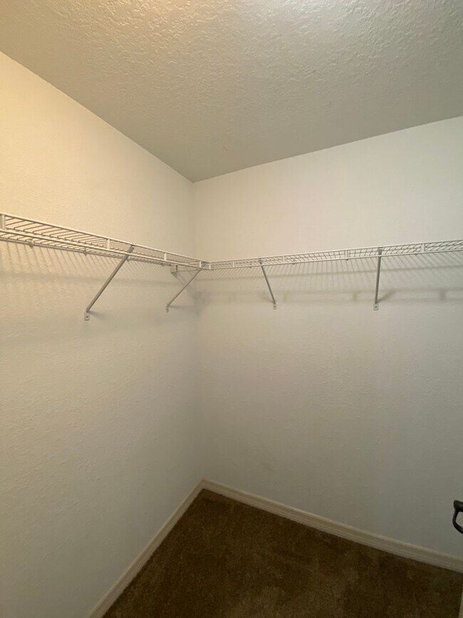 Building Photo - 16618 SW 31st Cir