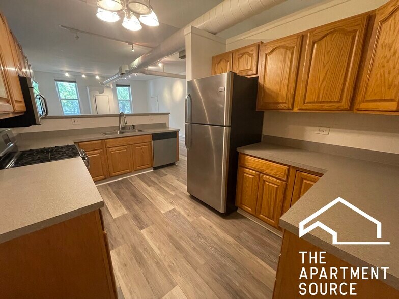 Building Photo - 1844 W Henderson St