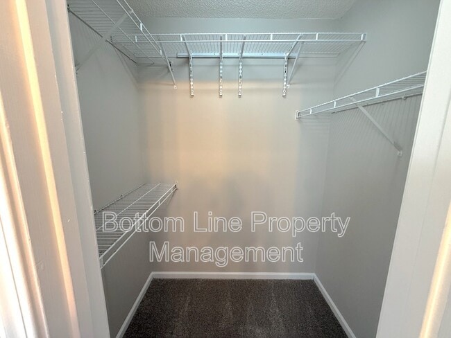 Building Photo - 5812 Silver Eagle Dr