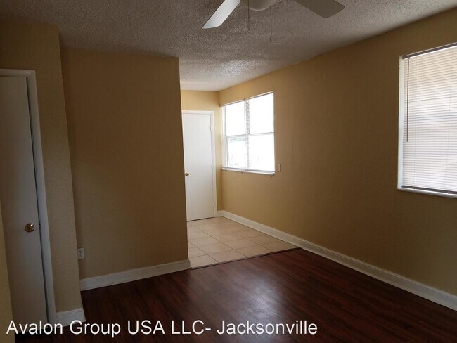 Building Photo - 1819 W 6th St