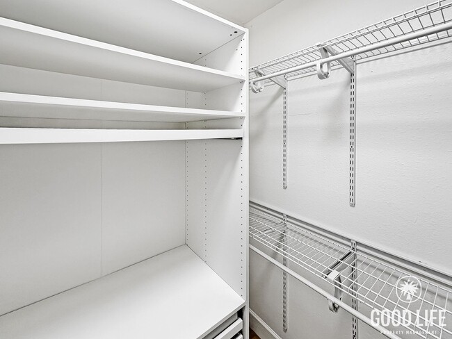 Building Photo - Stylish 2BR in Gated Community | Pool, Jacuzzi & Balcony