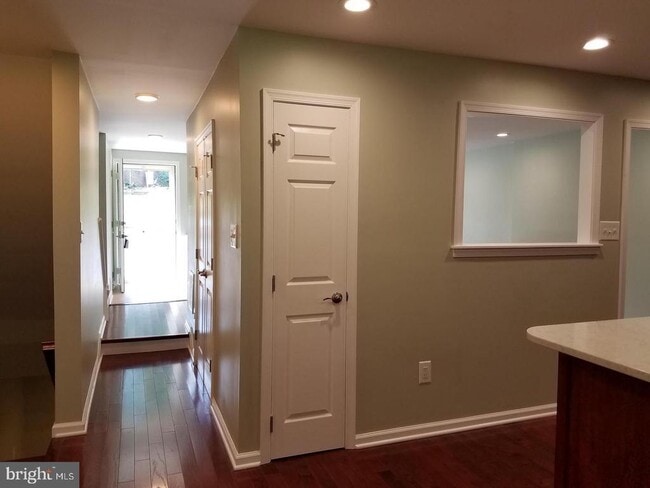 Building Photo - 5551 Winford Ct