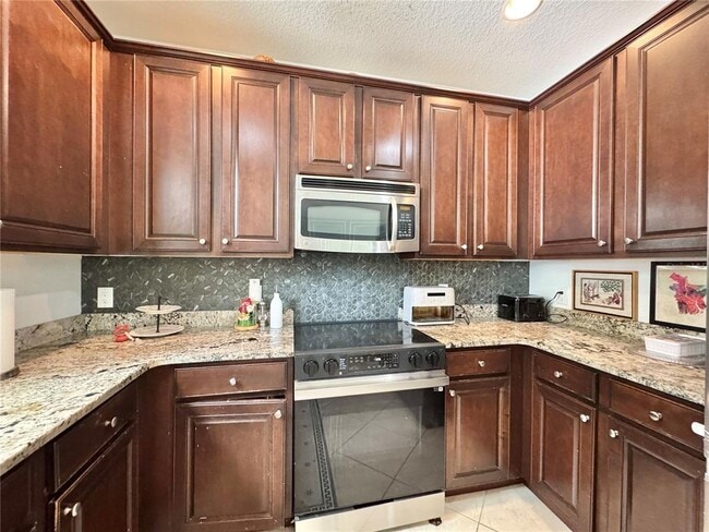 Building Photo - 1191 Bolton Pl