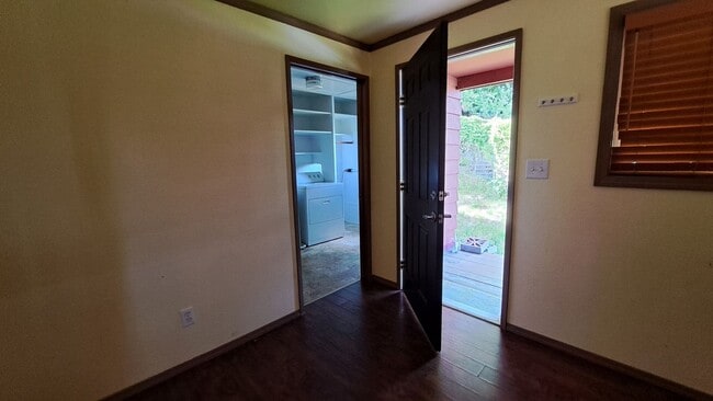 Building Photo - 1 Bedroom Rambler in Mannette