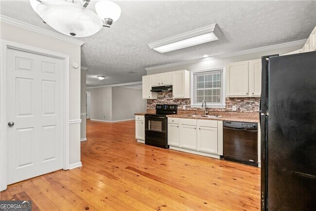 Building Photo - 39 Jim Ln SE