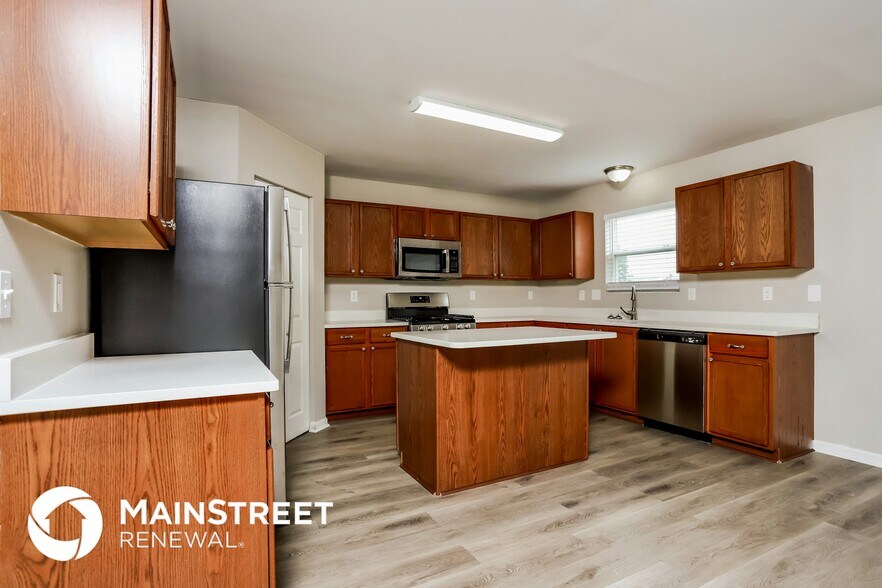 Building Photo - 30 Willow Springs Dr