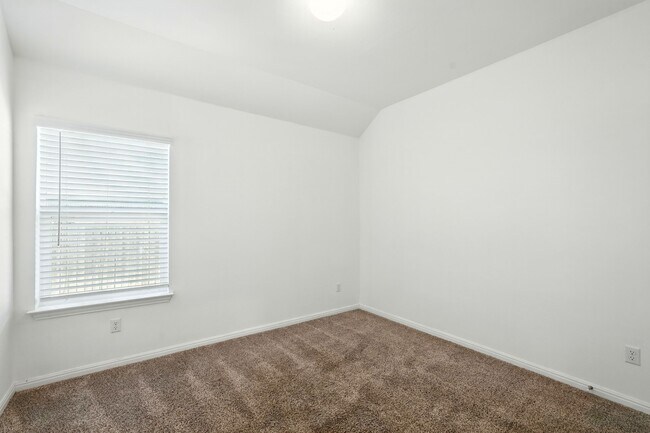 Building Photo - 1544 Devine Lake Bnd