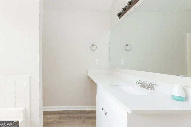 Building Photo - 3623 Salem Hills Dr