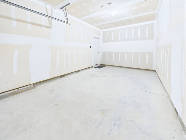 Building Photo - 703 Elton Ave