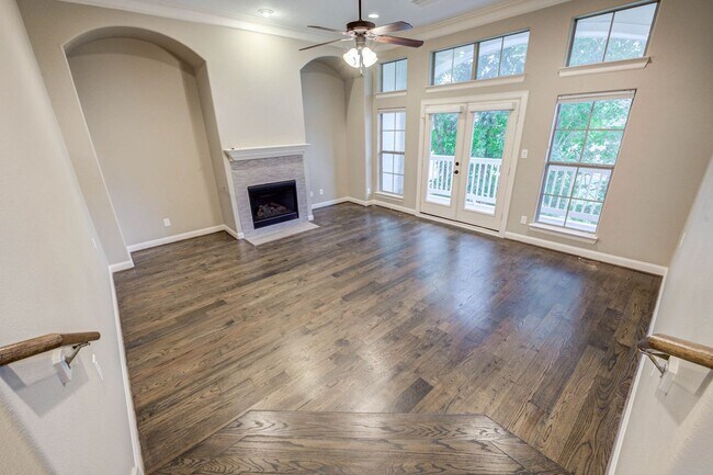 Building Photo - Welcome to this stunning 3-bedroom, 3.5-ba...