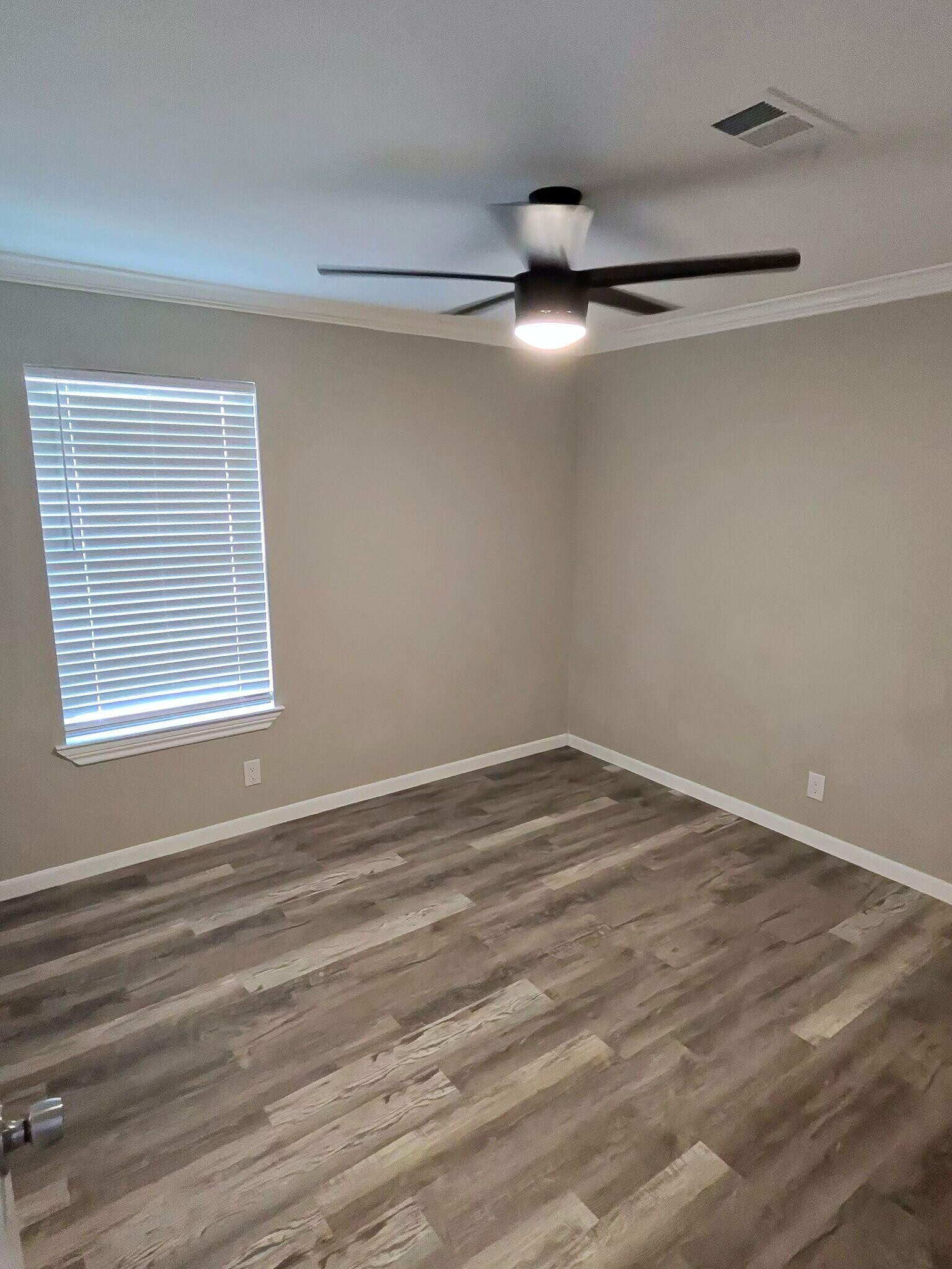 Building Photo - 904 Westview Cir