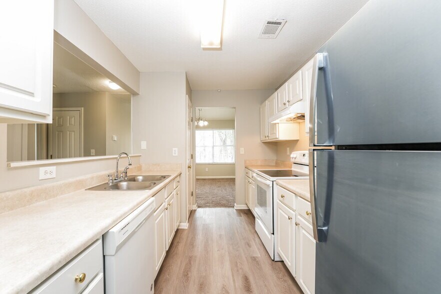 Building Photo - 6576 Browns Mill Ferry Dr