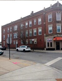 Building Photo - 451 E 111th St