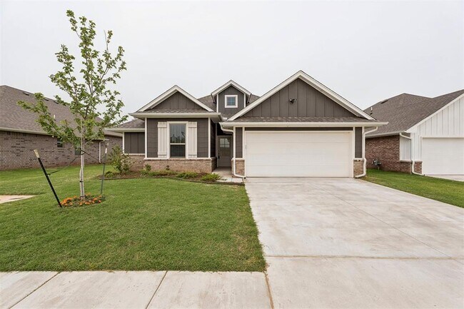 Building Photo - 16129 Villa Valeria Way