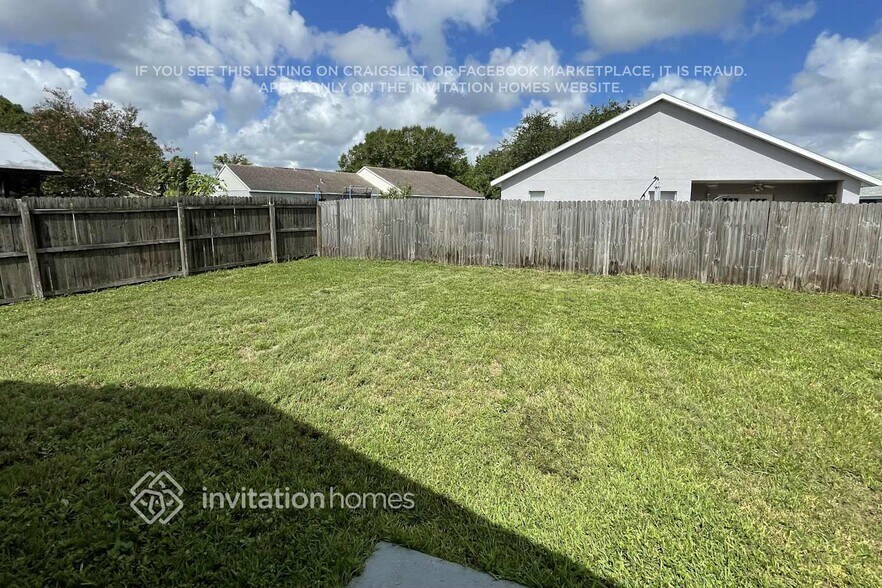 Building Photo - 2418 Radnor Ave