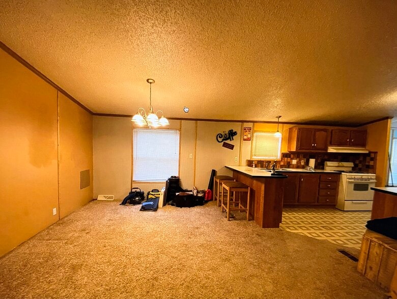 Building Photo - 33 Allen St