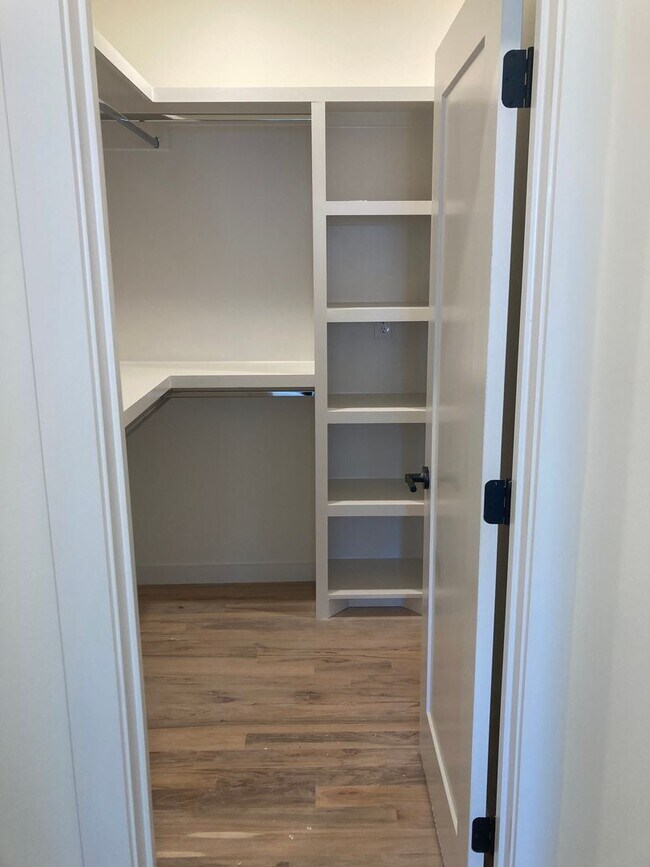 Building Photo - Amazing New Construction in North Nashville!