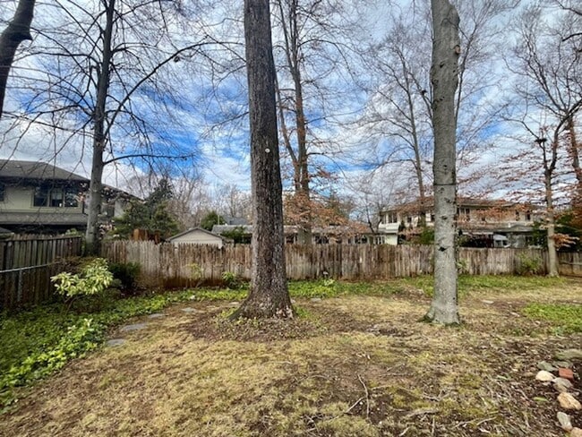 Building Photo - 8308 Whitman Dr