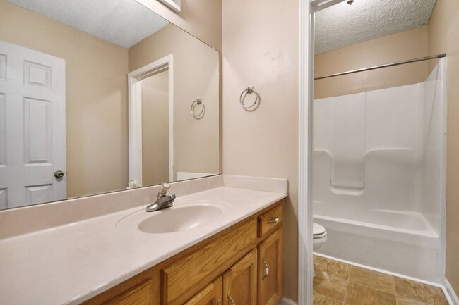 Building Photo - Pet Friendly Two Bedroom!