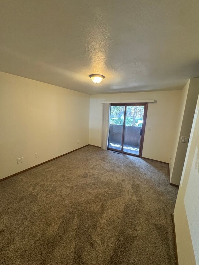 Building Photo - Charming 2BD/2BA Two-Level Condo in Walnut...