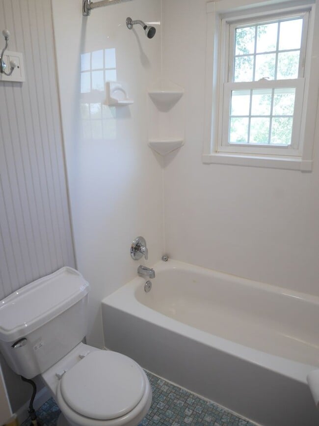 Building Photo - Your Next Home Awaits! Single Family Home ...